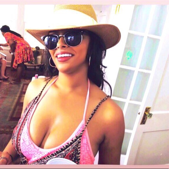 Meet your seller 💘 - Picture 5 of 7